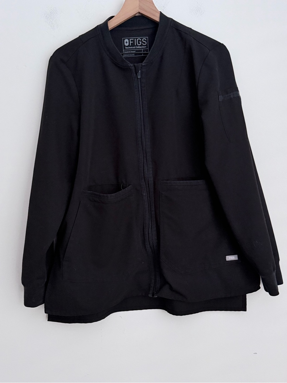 FIGS technical collection Bellery Scrub Jacket full zip Black medical workwear L